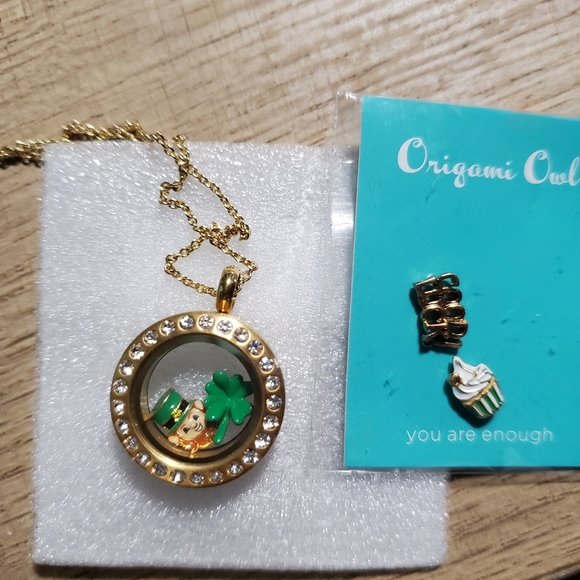 St. Patty's locket - Picture 1 of 1